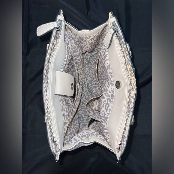 Guess Los Angeles White Faux Leather Purse Crossbody Tote - Picture 8 of 9